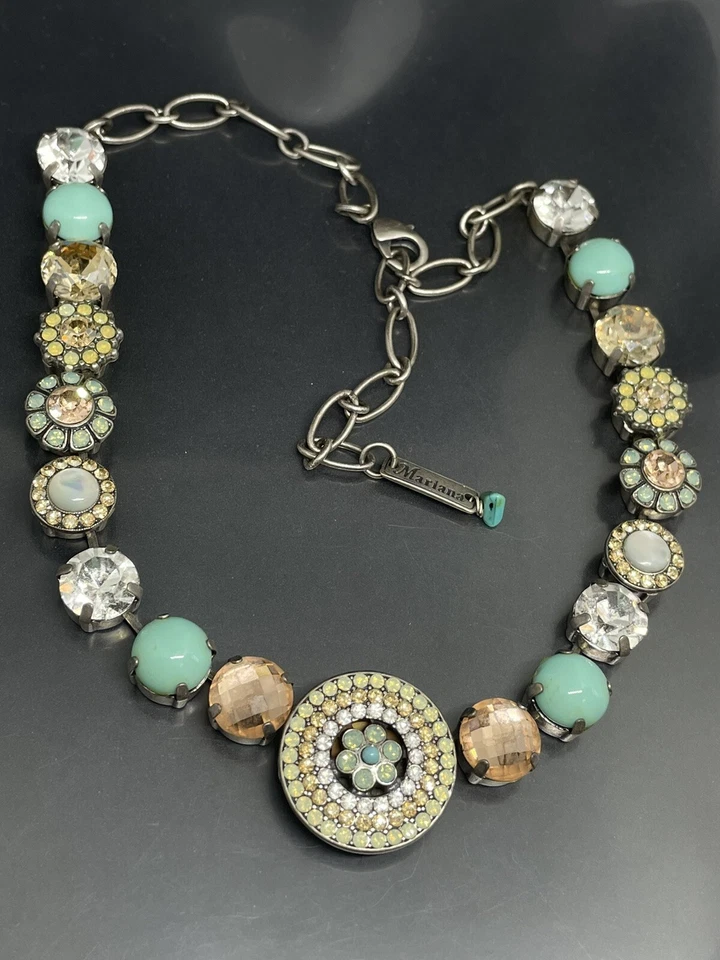 COLLAR MARIANA FIRMADO CRISTALES DE SWAROVSKI TONO PLATA MOSAICO AZUL AGUA ROSA Foto 1 de 4