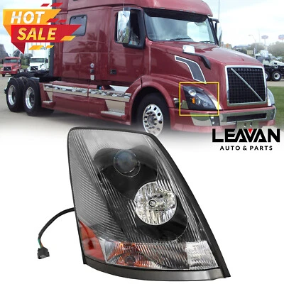 For Volvo VNL 2004-2017 Truck Black Projector Halogen Headlight Right Passenger - Imagem 1 de 4