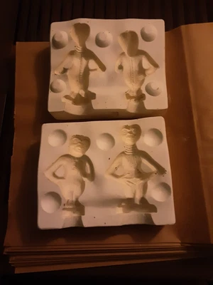 VINTAGE ET THE EXTRA TERRESTIAL FIGURE MOLD NO 4 - Image 1 of 4