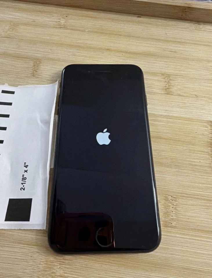 Apple iPhone SE3 (2022) - 64 GB - Medianoche (Straight Talk) Foto 1 de 1