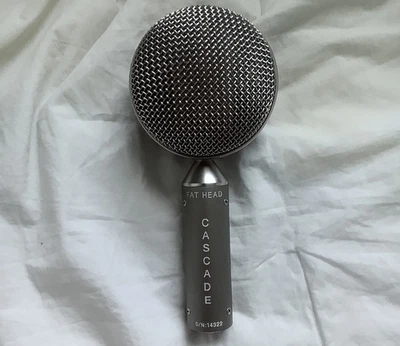 Legendary Cascade Fat Head Gray and Silver Ribbon Microphone with Case & Clip - Image 1 of 4