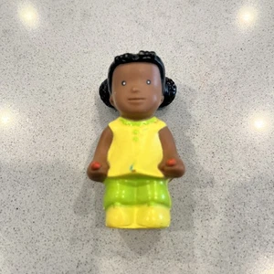 PVC African American Girl Spielzeug Battat Girl Springseil Puppenhaus Figur - Bild 1 von 2