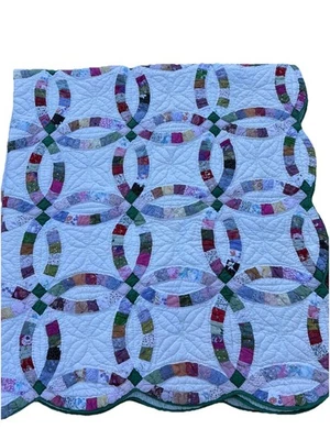 Edredón completo doble anillo de boda 80” X 85” borde festoneado vintage abuela núcleo Foto 1 de 4