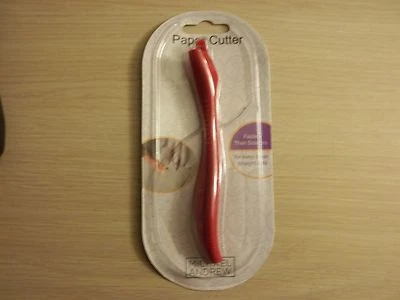 ONE HANDED PAPER CUTTER BY M ANDREW