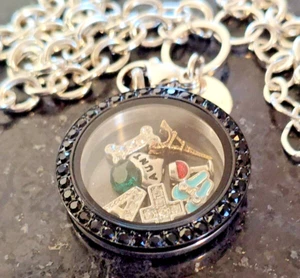 Origami Owl Round Charm Holder Pendant Necklace- Black Includes Charms - Picture 1 of 11