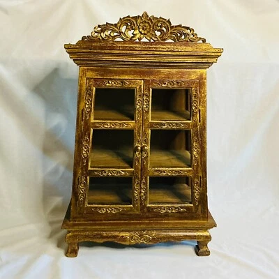 Vitrina de dos puertas en madera de acacia con decoraciones, siglo XX sin cristal Foto 1 de 4