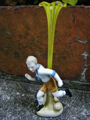 FOOTBALLEUR PORCELAINE ancienne SOLIFLORE CLICHY veiné jaune INSOLITE - Photo 1/4