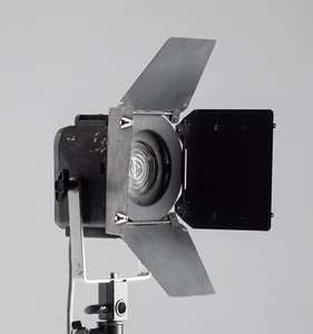 Faro proiettore professionale IANIRO Minispot mod.1200 alogeno 300/500W - Foto 1 di 2