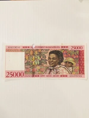 Madagascar 25000 Francs 5000 Ariary 1998 P-82 Crisp VF-XF - Image 1 of 2