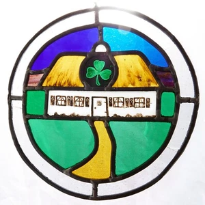 VINTAGE IRISH COTTAGE SHAMROCK Stained Glass Window Panel Handmade 1982 BOSTON - Picture 1 of 13