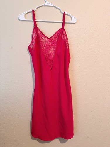UNDERCOVER Camicia da notte Victoria’s Secret rossa in pizzo con slip dress Taglia [Taglia inserto]