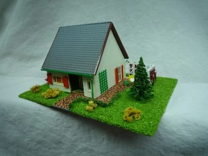 Modelleisenbahn Spur HO , Einfamilienhaus von OWO , 862 - Bild 1 von 7