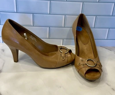 Women's Aerosoles Tan High Heels 7.5 Pump Buckle Peep Toe Suede Insoles Brown - Image 1 of 4
