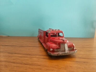 Camión de estacas TootsieToy rojo vintage no. 748 Foto 1 de 4
