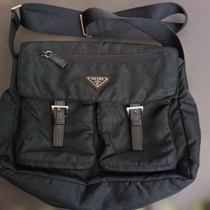 Prada Nylon Umhängetasche - Bild 1 von 10