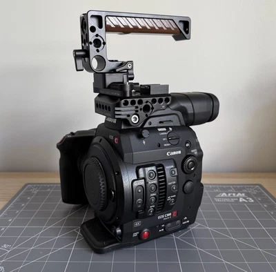 Canon Cinema EOS C300 Mark II Body Dual Pixel CMOS AF Camcorder (EF Mount) - Image 1 of 4