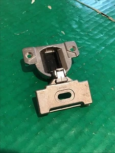 Einzelnes (1) Blum Compact 110° Scharnier 30.310-11.02 Nickel mit 130.213-01.22 Platte - Bild 1 von 9