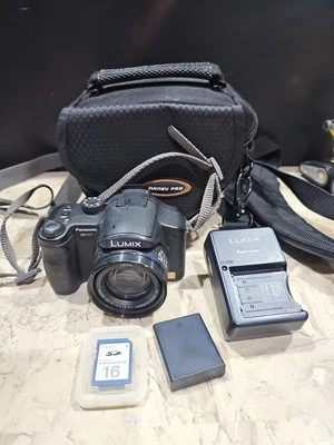 Panasonic LUMIX DMC-FZ7 Camera 6.0 MP 12x Zoom W/16GB Memory Charger  Case Works - Image 1 of 4