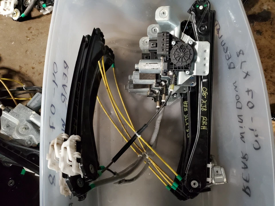 JAGUAR XJ8L XJR VANDEN PLAS 2004-2009 REGULADOR VENTANA TRASERA DERECHA CON MOTOR  Foto 1 de 1