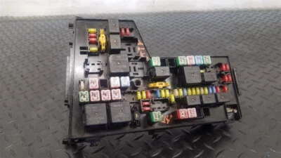 Dodge Dakota 2005 2006 2007 caja de fusibles del motor Foto 1 de 2