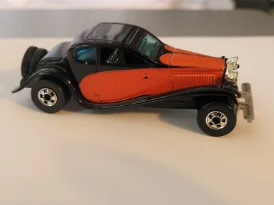 Hot Wheels Classic '37 Bugatti BLk/red NM- Loose 1/64 - Image 1 of 4