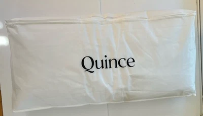 Almohada de plumón de ganso Quince Luxe King mediana/firme Foto 1 de 4