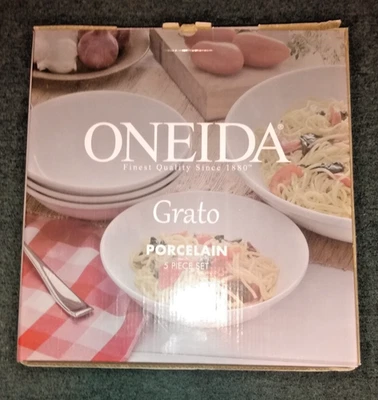 Oneida Grato Porcelain 5 Piece Set 1 Serving Bowl 4 Soup/Cereal Bowls  - Image 1 of 3