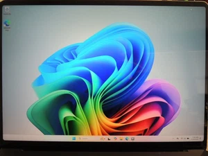 Computadora portátil Microsoft Surface (7ª edición) 2036 13,8" copiloto + PC 13,8" - Imagen 1 de 24