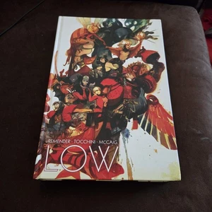 LIBRO UNO DE TAPA DURA BAJO de lujo (imagen comics) - Imagen 1 de 7