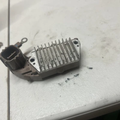 Регулятор напряжения генератора переменного тока для Honda CR-V 1997-2001 Civic Accord Acura Isuzu - Изображение 1 из 3