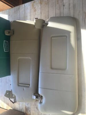 Комплект из пары солнцезащитных козырьков в сборе для BMW 530i 525i 2004-2007 годов выпуска левый правый  - Изображение 1 из 3