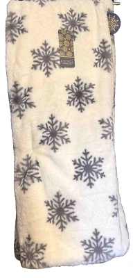 Rachel Roy Gray Snowflakes Faux Fur Throw Blanket Christmas Holiday Decor - Image 1 of 4