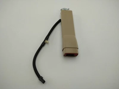 Пряжка переднего ремня безопасности светло-коричневая левая от оригинального производителя для Cadillac Chevrolet GMC 07–14 ✅ - Изображение 1 из 4