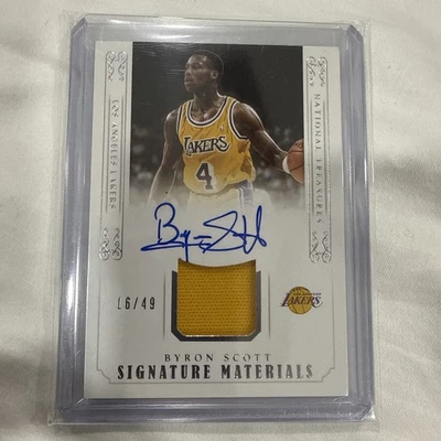 Camiseta National Treasures Byron Scott 2015 automática/49 materiales exclusivos Lakers Foto 1 de 2