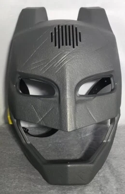 Mattel Batman Dawn of Justice Light Up Talking Mask Cosplay 2015 Vs. Superman - Image 1 of 4