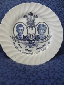 Prinzessin Diana & Prinz Charles Hochzeit Gedenkteller 1981 - Bild 1 von 6