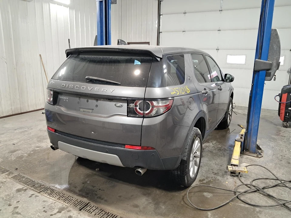 Conjunto de luz trasera derecha usado se adapta a: Land Rover Discovery 2017 Sport Quarter Mou Foto 1 de 4