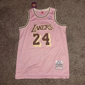Großes Kobe Bryant Pink #24 2007 Los Angeles Lakers NBA Basketball Trikot Neu  - Bild 1 von 2