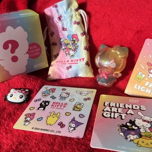 Hello Kitty & Friends Figur Zubehör MYSTERY perlmutt transluzent �� COMANSI - Bild 1 von 15