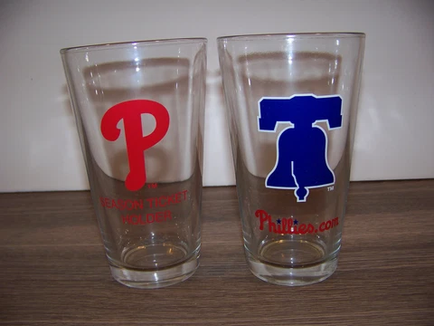 Philadelphia Phillies Season Ticket Holder pint glass set of 2 SGA - Never Used Cover