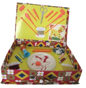 Ancienne boîte de couture Jouet pour enfant ERFI (ou fabrication artisanale ?) - Imagen 1 de 12