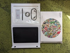 Wacom PTH660 Intuos Pro Graphic Tablet PTH-660 rarely used new medium - Picture 1 of 4