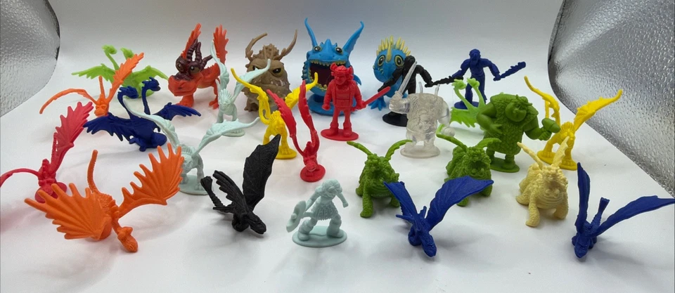 Lote 26 mini figuras de dragão como treinar seu dragão - Imagem 1 de 4