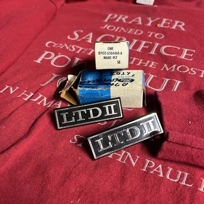 Placa de identificación Ford LTD II D70Z-6504460-A NUEVO DE STOCK Foto 1 de 2