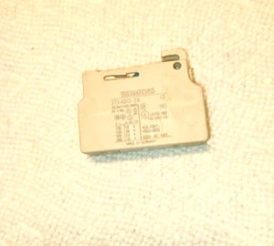 SIEMENS 3TX4010-2A,  NO Auxiliary Contact - Picture 1 of 3