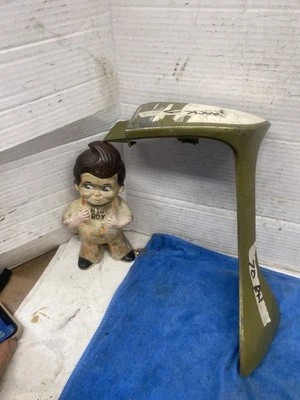 AMX Javelin 1970 tiene grietas cerca del parachoques guardabarros delantero extensión bisel paso derecho Foto 1 de 4