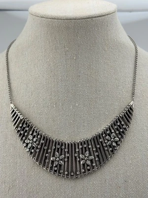 Collar Brighton American Beauty Flor Cristal Tono Plata Foto 1 de 4