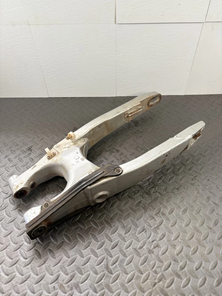 Yamaha WR426F 2001 YZ426F YZ250 YZ125 OEM basculante 5MV-22110-00-00 Foto 1 de 4