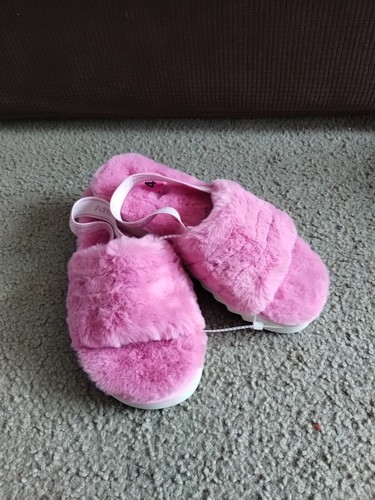 Sandali in pelliccia Koolaburra di Ugg taglia 4 rosa. NUOVO