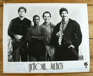 Yellow Jackets - Vintage Band Press Photo Glossy B&W 8x10 - Picture 1 of 2